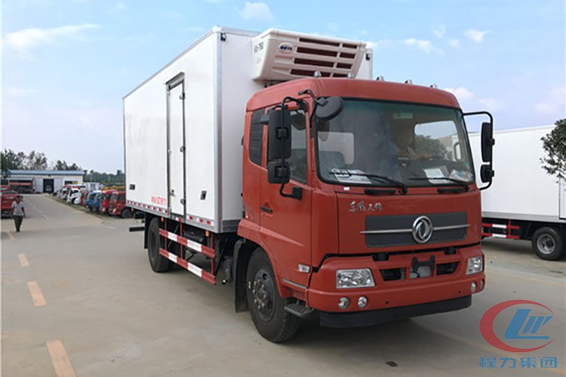 易倍·(中国)体育EMC集团东风天锦冷藏车（厢长6.1米）侧面图