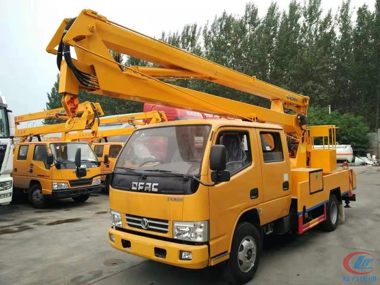 易倍·(中国)体育EMC集团东风14米高空作业车高清图