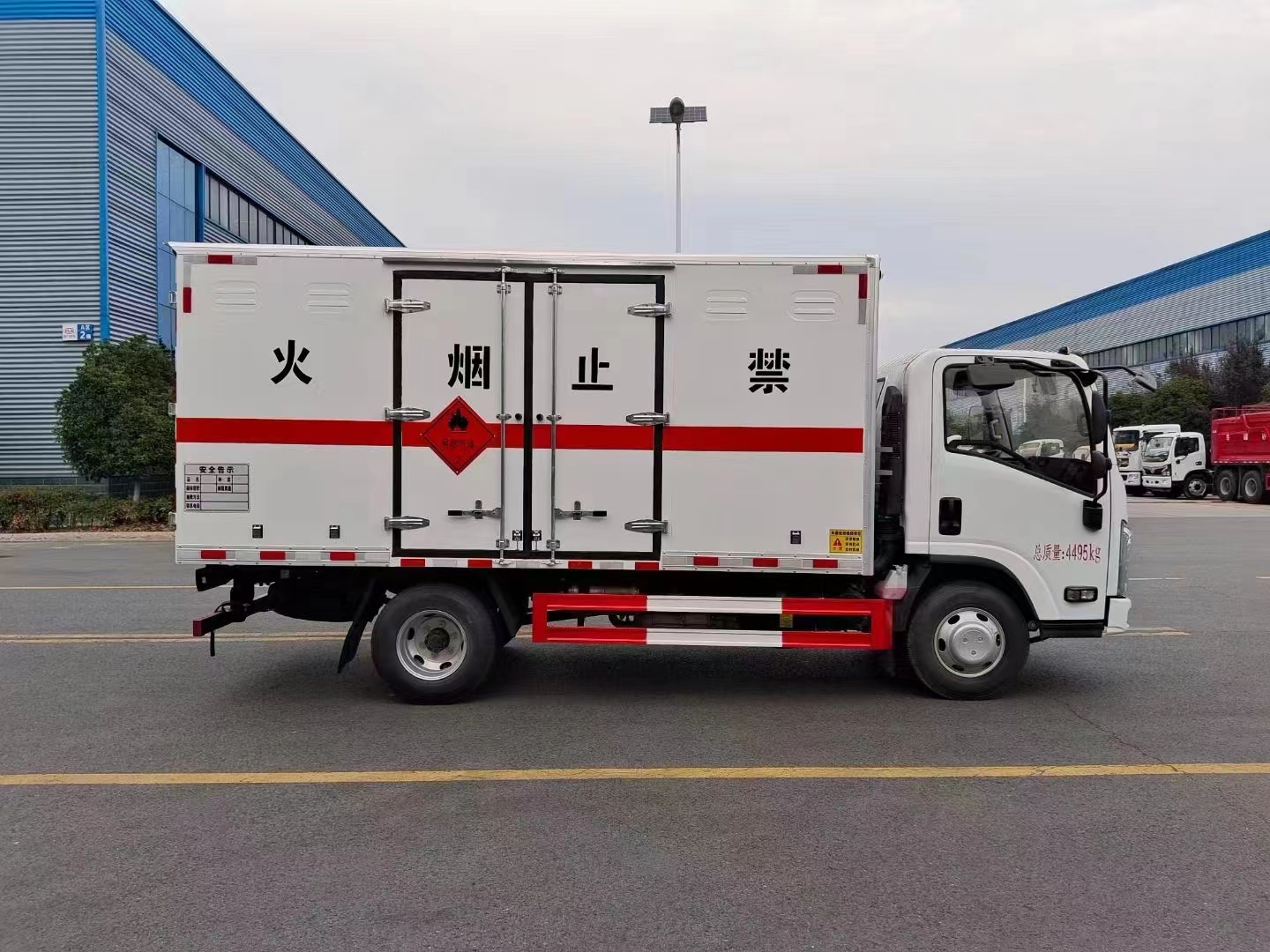 易倍·(中国)体育EMC集团中国民营企业500强打造高端安全防爆车产品